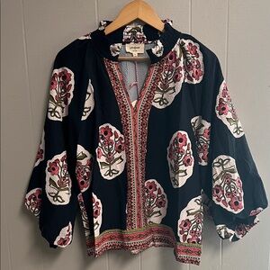 NWT Umgee Textured Floral Blouse Top Shirt Medium Navy Blue, Pink, Green, White